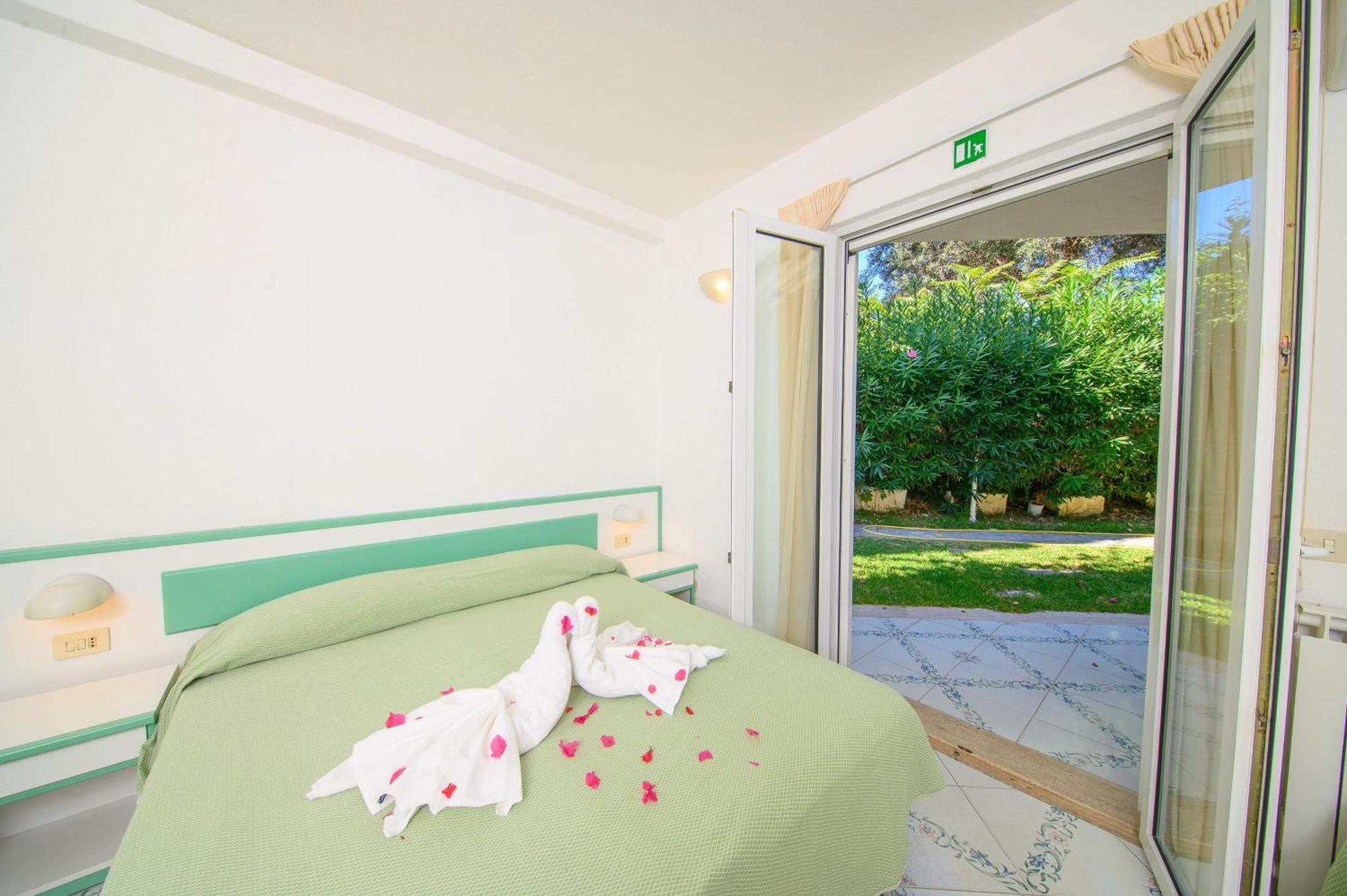 Av Club Terme Colella Hotel Forio di Ischia Екстериор снимка