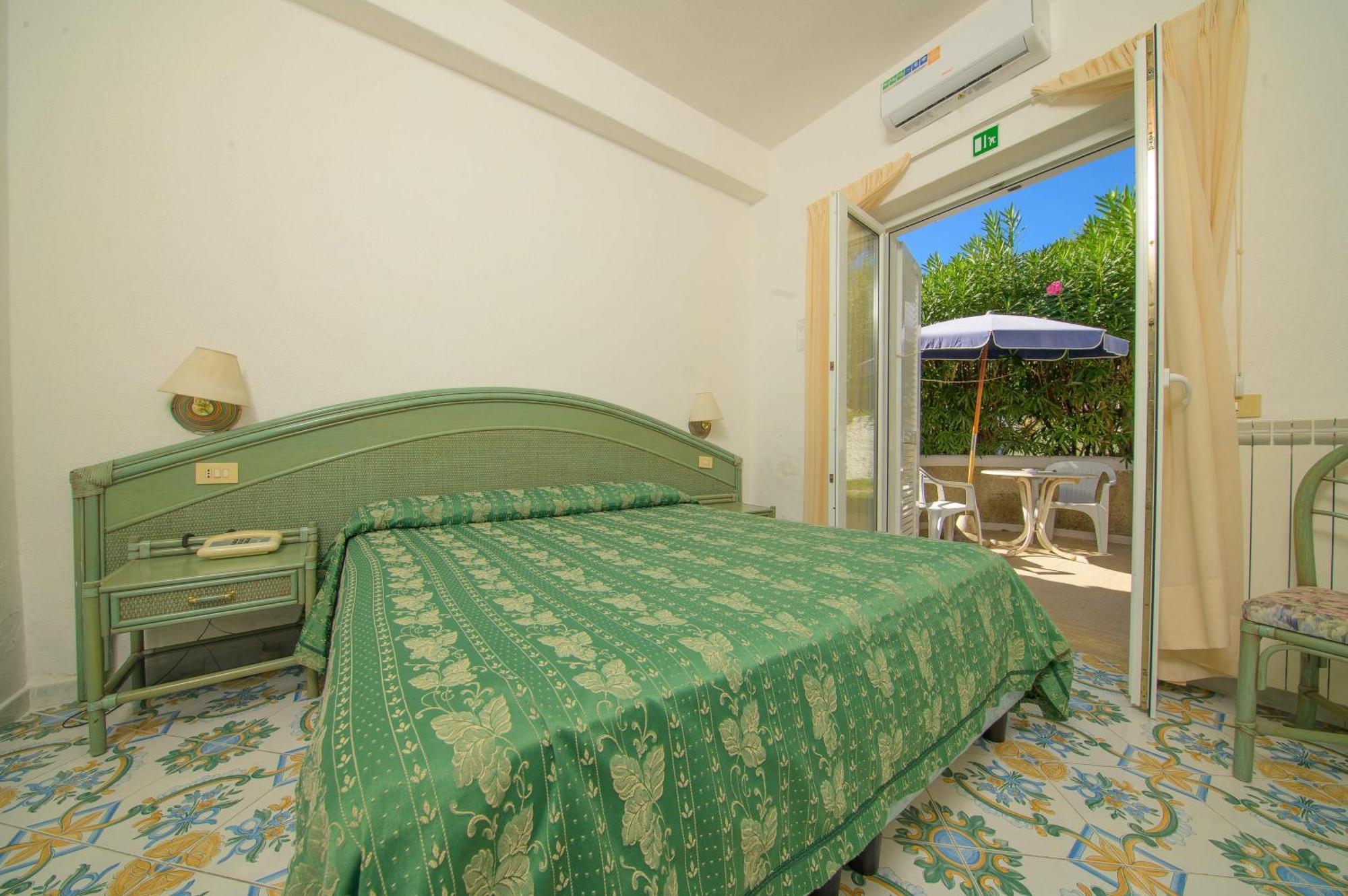 Av Club Terme Colella Hotel Forio di Ischia Екстериор снимка