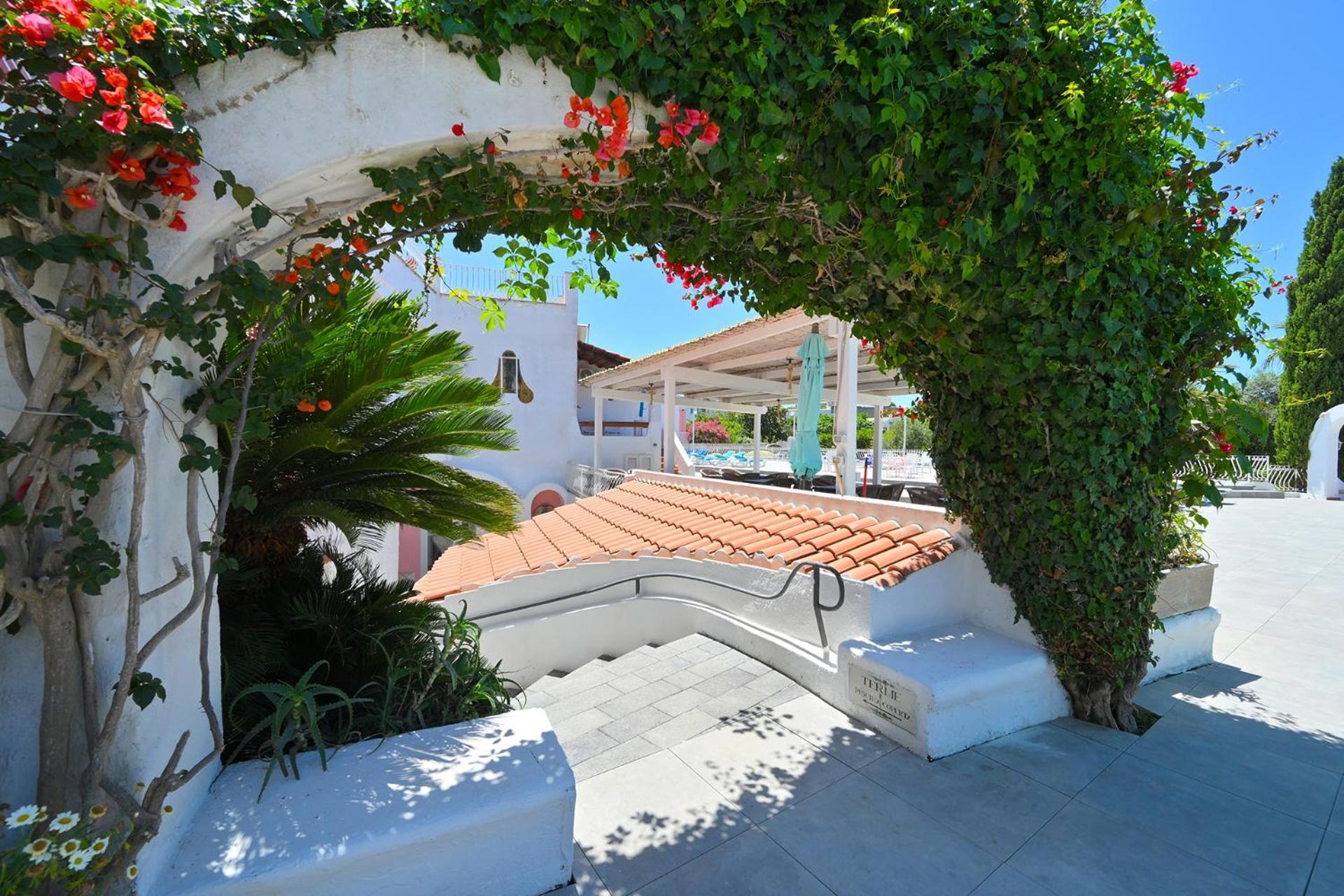 Av Club Terme Colella Hotel Forio di Ischia Екстериор снимка