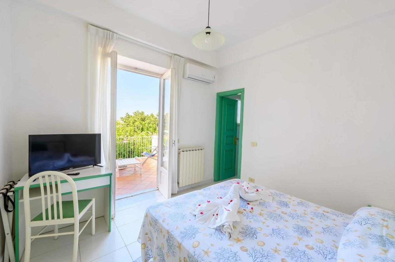 Av Club Terme Colella Hotel Forio di Ischia Екстериор снимка