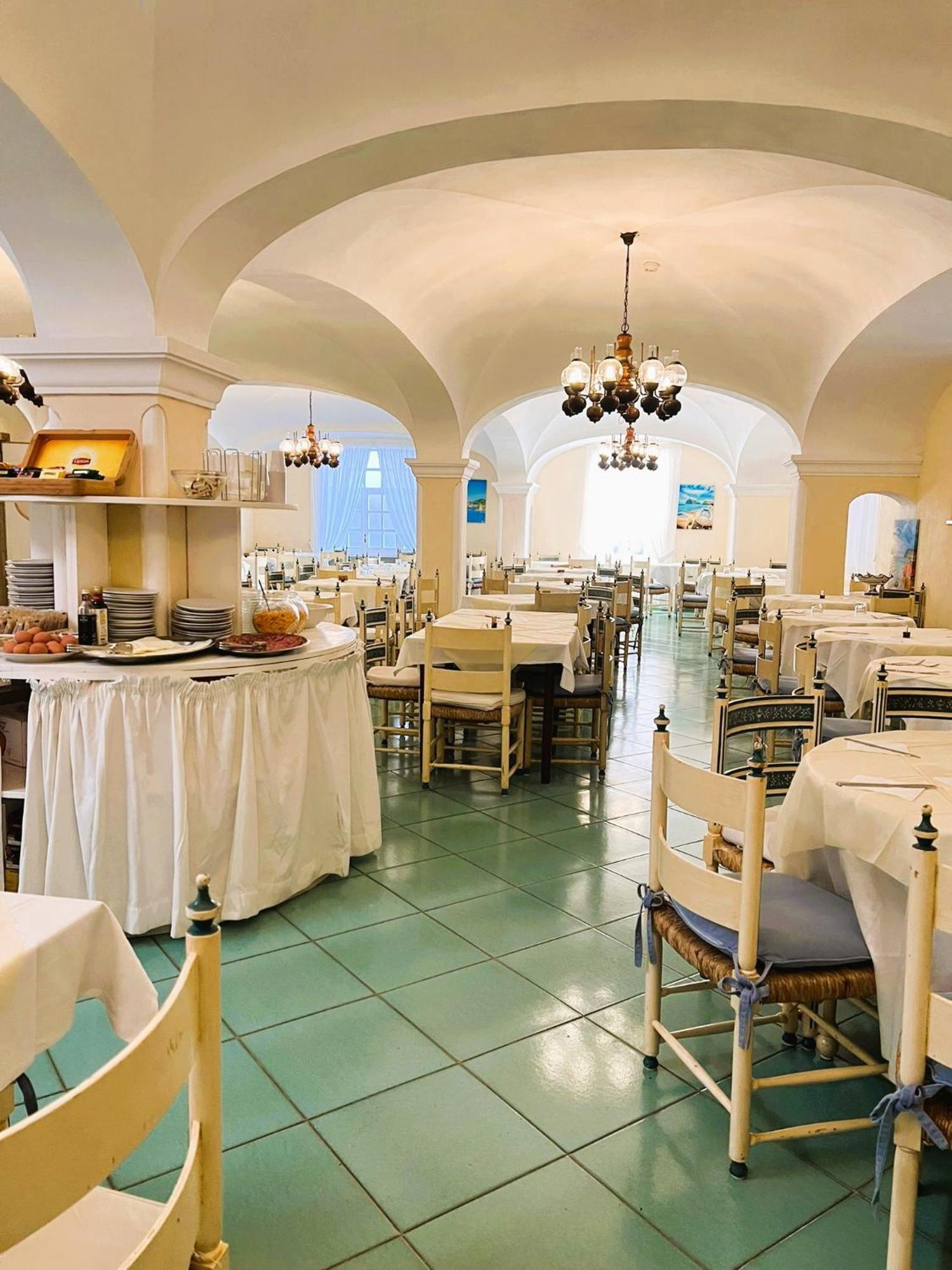 Av Club Terme Colella Hotel Forio di Ischia Екстериор снимка
